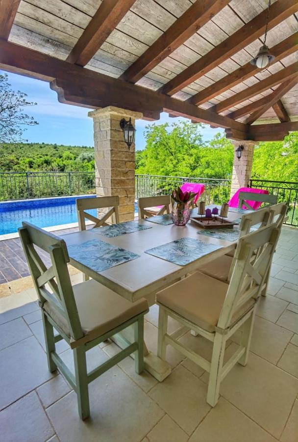 סבטי פטר Villa Dvori Dida Mile מראה חיצוני תמונה