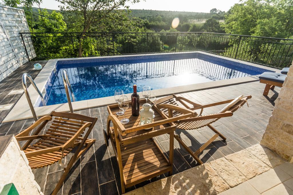 סבטי פטר Villa Dvori Dida Mile מראה חיצוני תמונה